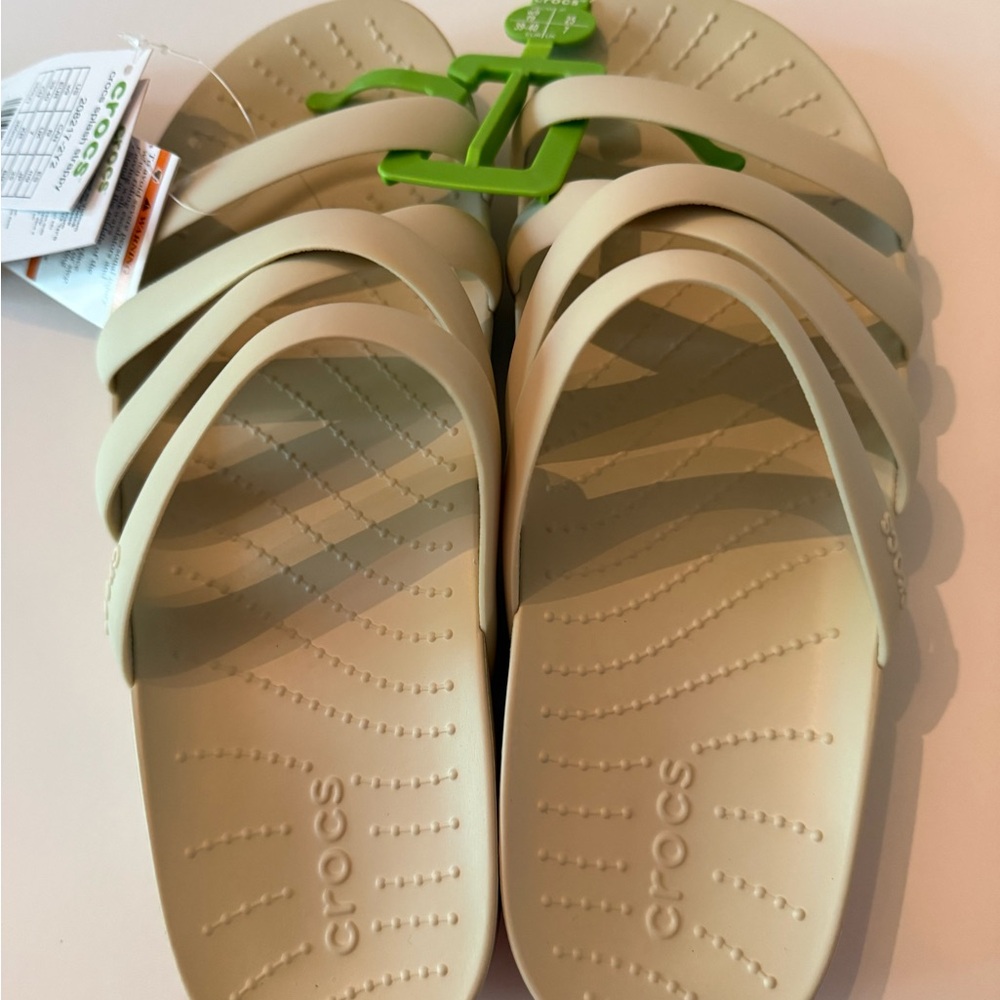 CROCS Splash Strappy Sandals in Bone New With Tags Women’s 9 - Picture 2 of 6
